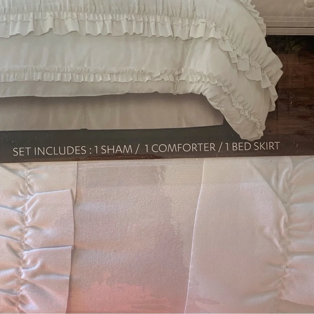 Lush Decor Belle White Comforter 3 Piece Set! Twin XL